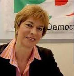 Roma giustiziagiusta sulla ministra della Difesa PD Roberta Pinotti denunciata dai grillini per il volo di Stato