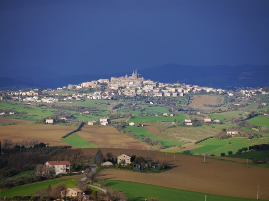 Ostra Vetere Una splendida panoramica di Montenovo